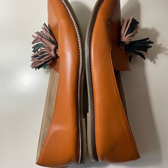 Loafers with tassels UK size 40 fits like 8.5 - Picture 3 of 5